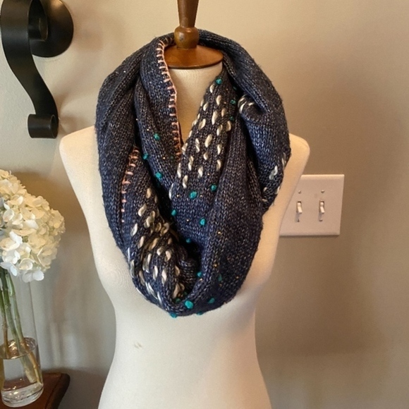 NWOT Anthropologie Reversible Blue Infinity Scarf - Picture 3 of 8